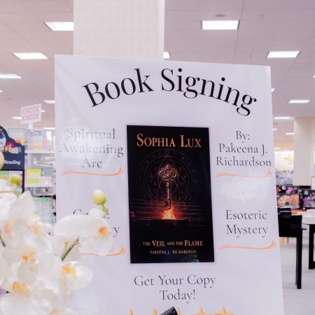 AlluringBeauty-BookSigning2-017