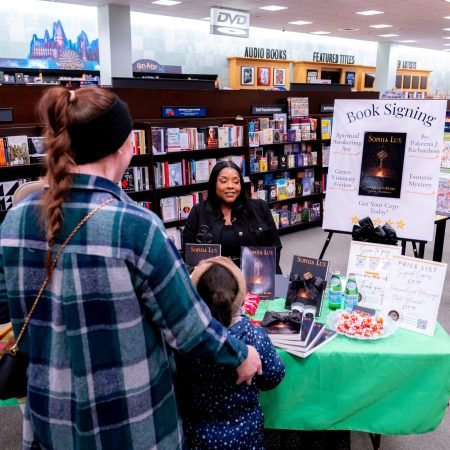 AlluringBeauty-BookSigning2-074